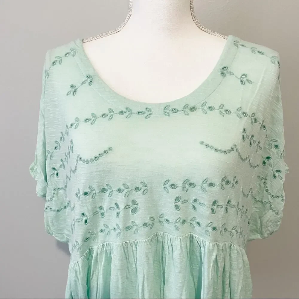 Free People teal green eyelet dolman short sleeve size medium flowy